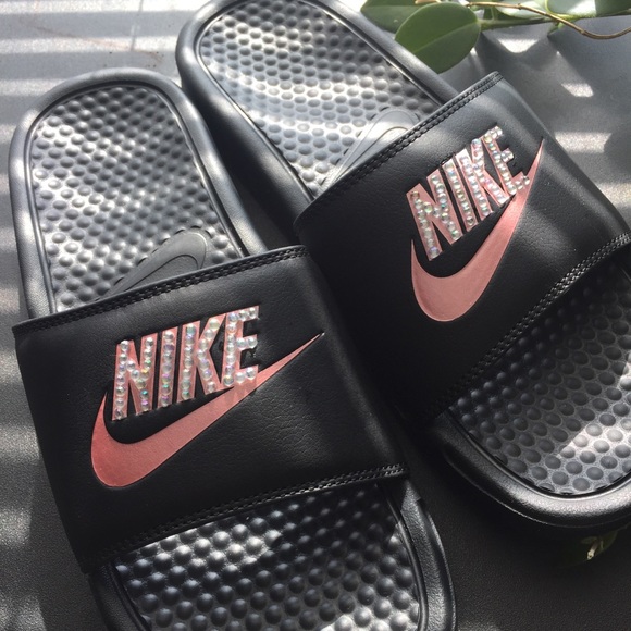 Black Nike Slides With Pink - Picture 2 of 3